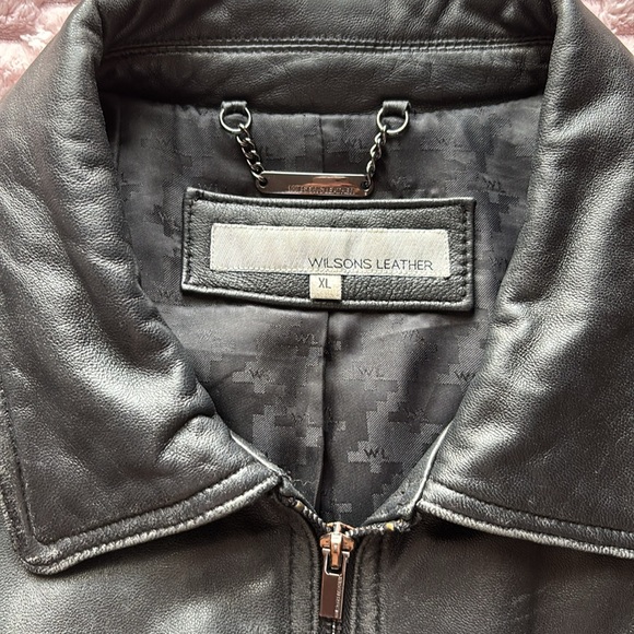 Leather jacket - Picture 2 of 8